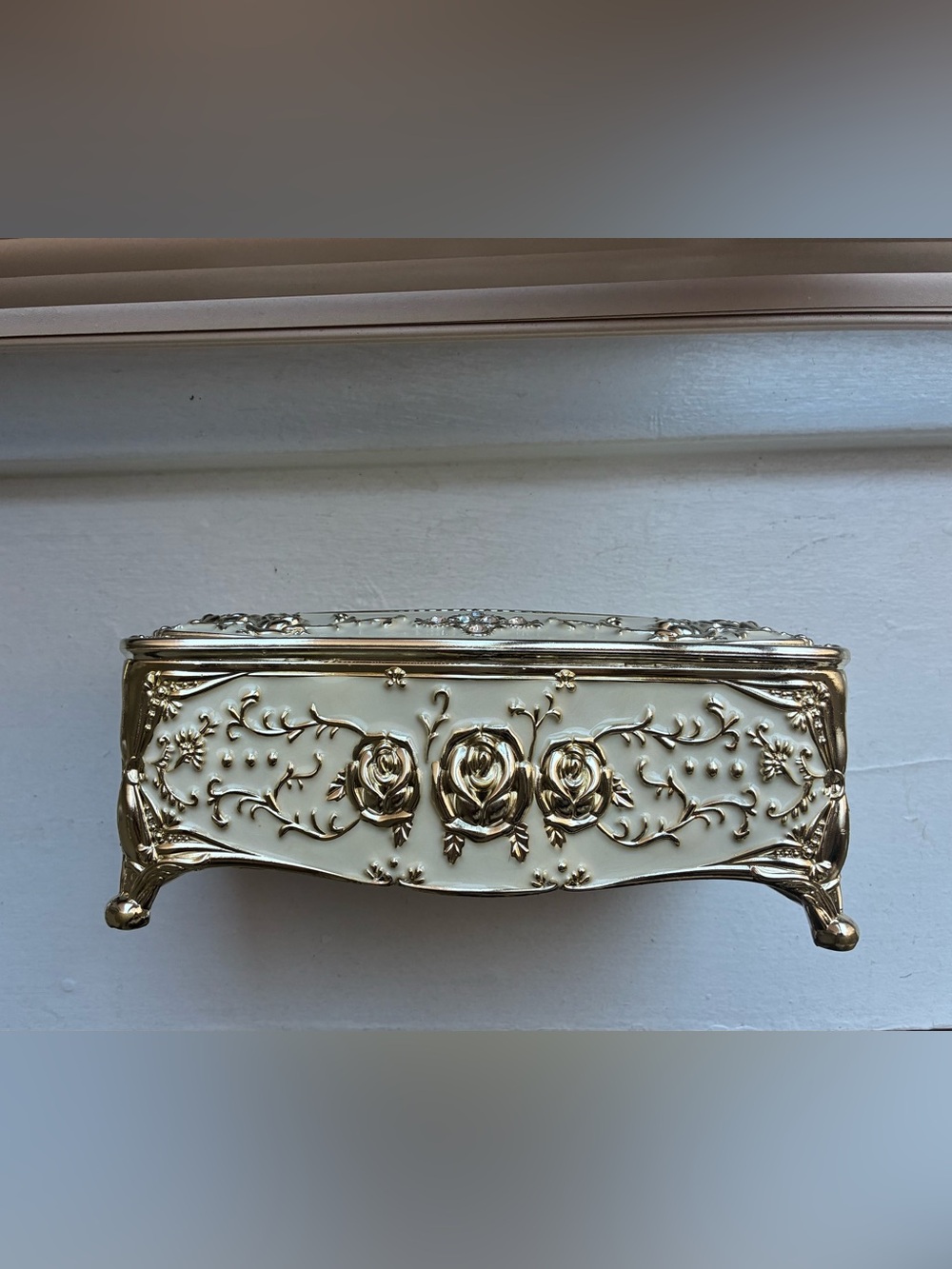 Ornate Gold & Cream Decorative Tissue Box
